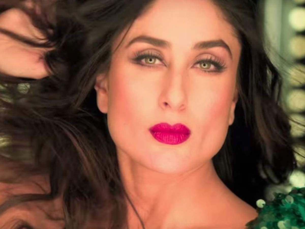 Sex Open Video Karina Kapoor - Kareena Kapoor's latest photo is breaking the internet - Times of India