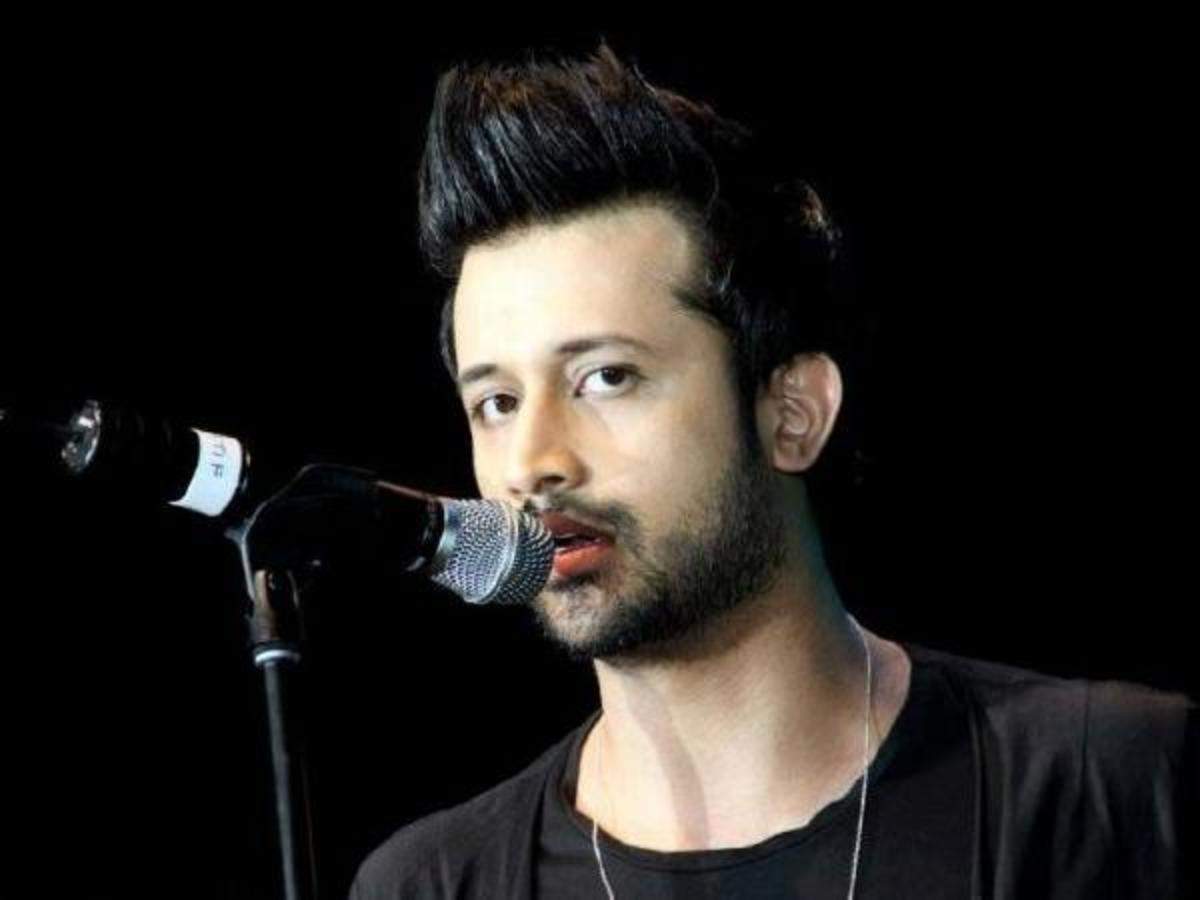 Atif Aslam hits back at haters who trolled him for singing an Indian song  at a Pakistan Independence Day parade | Hindi Movie News - Times of India
