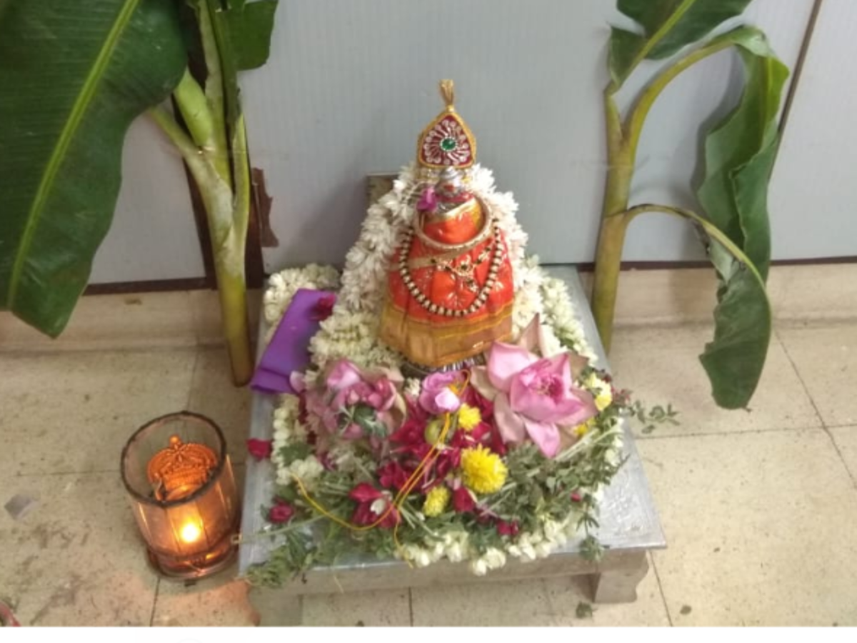 Varalakshmi Vratham 2018 Married Women Perform Varalakshmi Pooja For Welfare Of Husbands Families Chennai News Times Of India