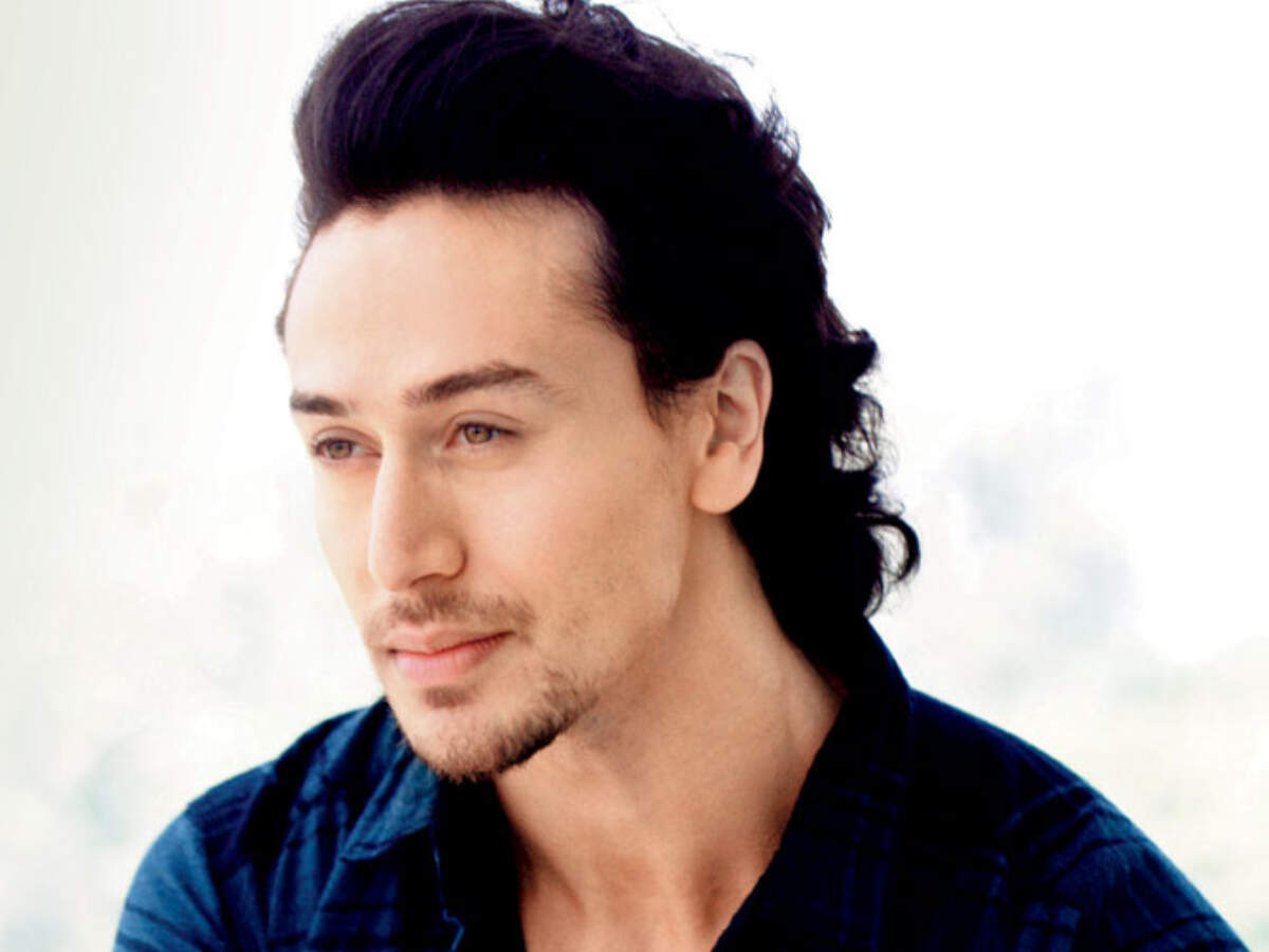 Video: Tiger Shroff made heads turn with his excellent dancing skills | Hindi Movie News - Times of India Video: Tiger Shroff made heads turn with his excellent dancing skills | Hindi Movie News - Times of India