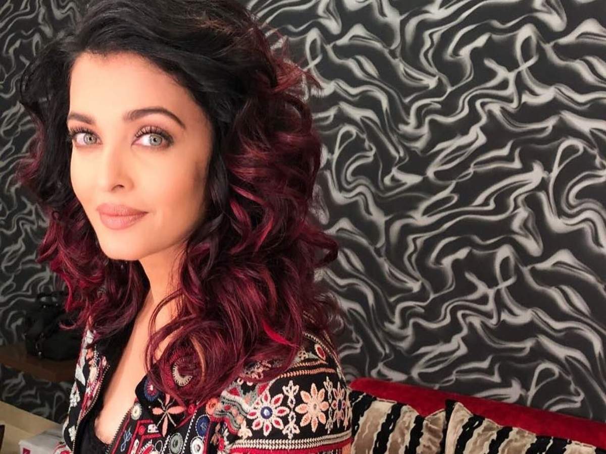 Did you know Aishwarya Rai Bachchan was offered a role opposite Hollywood  star Brad Pitt? | Hindi Movie News - Times of India