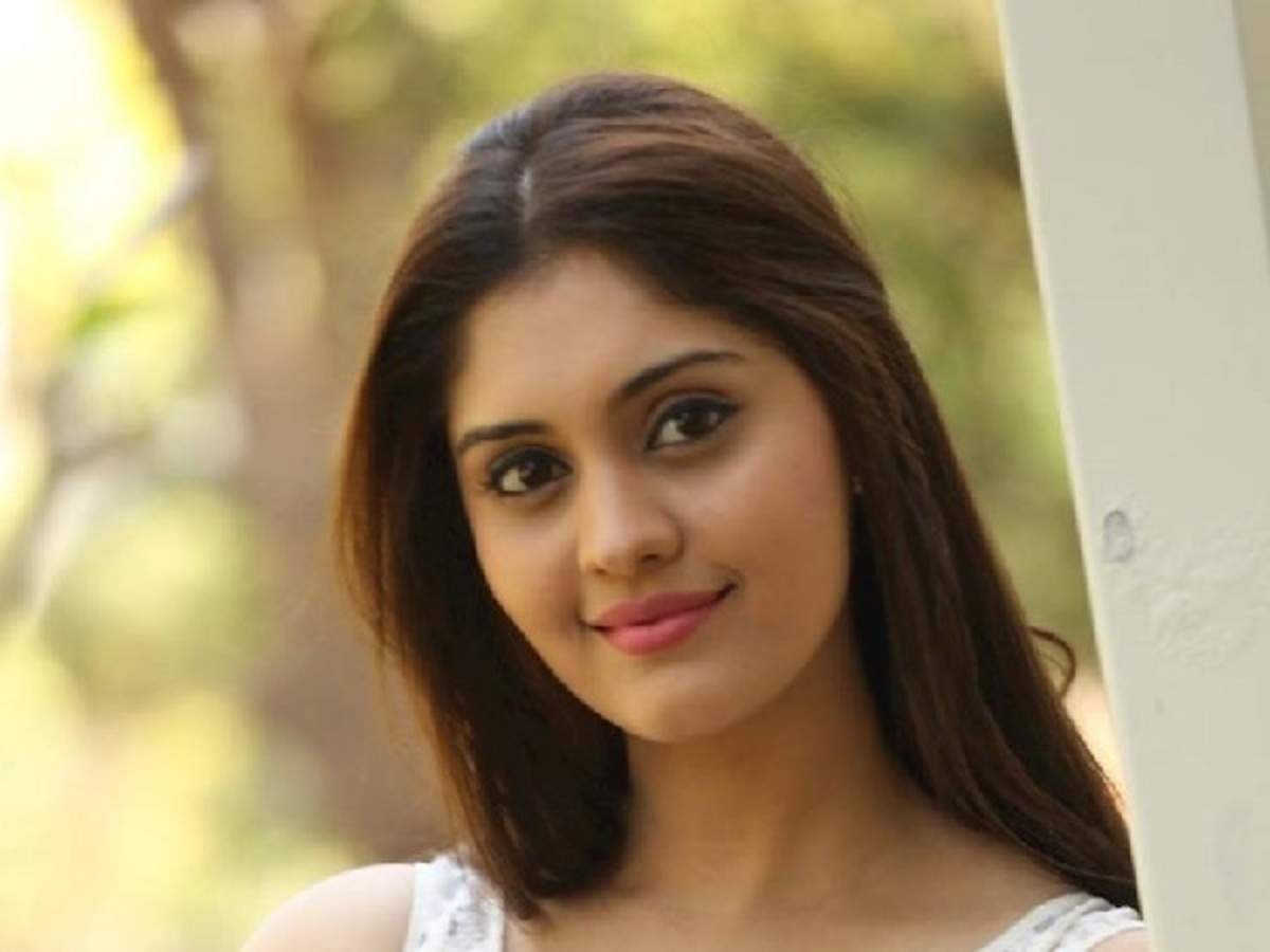 Happy Birthday Surbhi: Captivating photos of Voter actress from her  Instagram | Telugu Movie News - Times of India