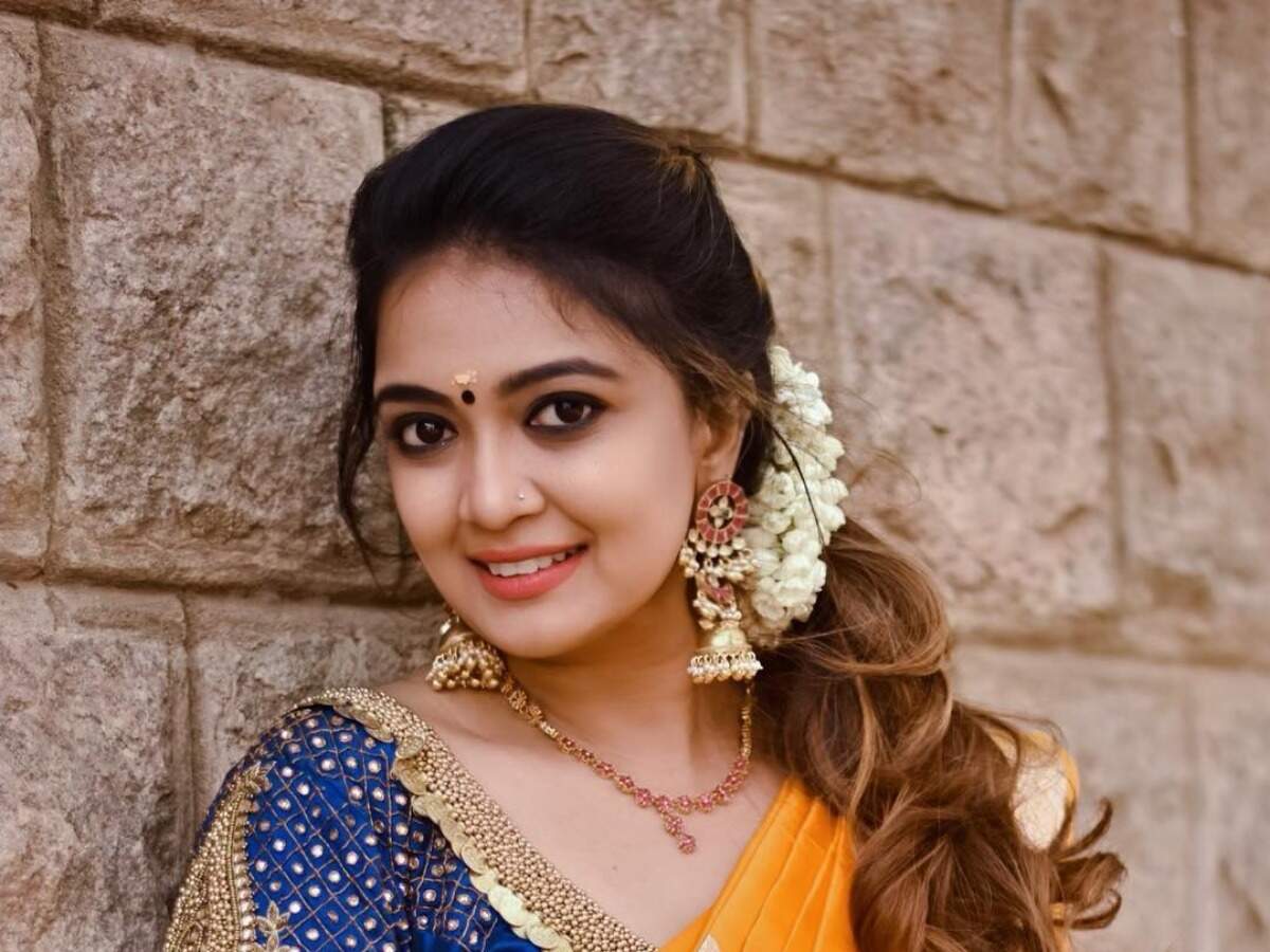 Soundarya Bala Nandakumar shares an old pic of a thinner self, asks everyone to not body shame - Times of India