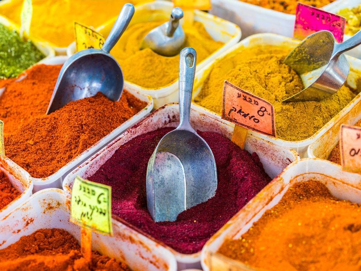 Spice racks and organizers to help you tidy up the kitchen