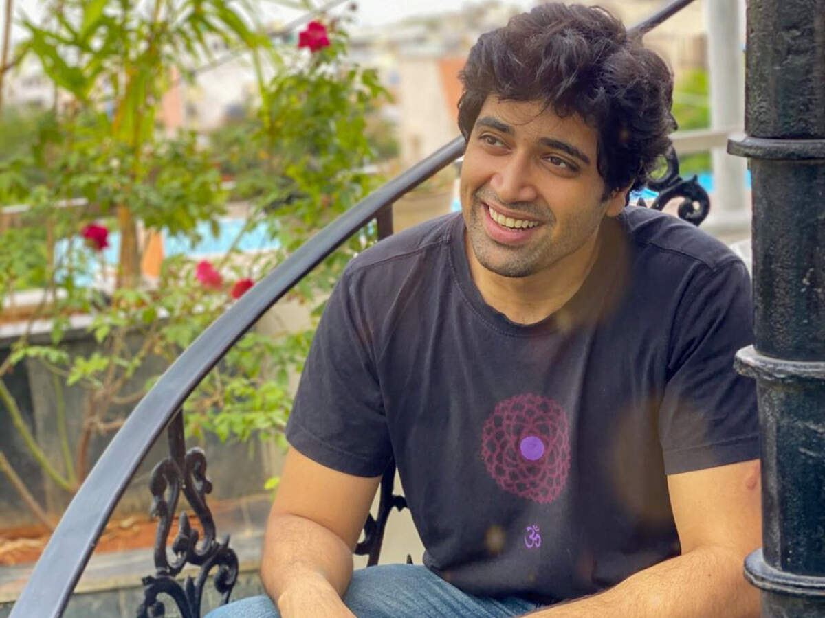 Adivi Sesh conducts Q & A session on Instagram, leaves fans pleased with  his answers | Telugu Movie News - Times of India