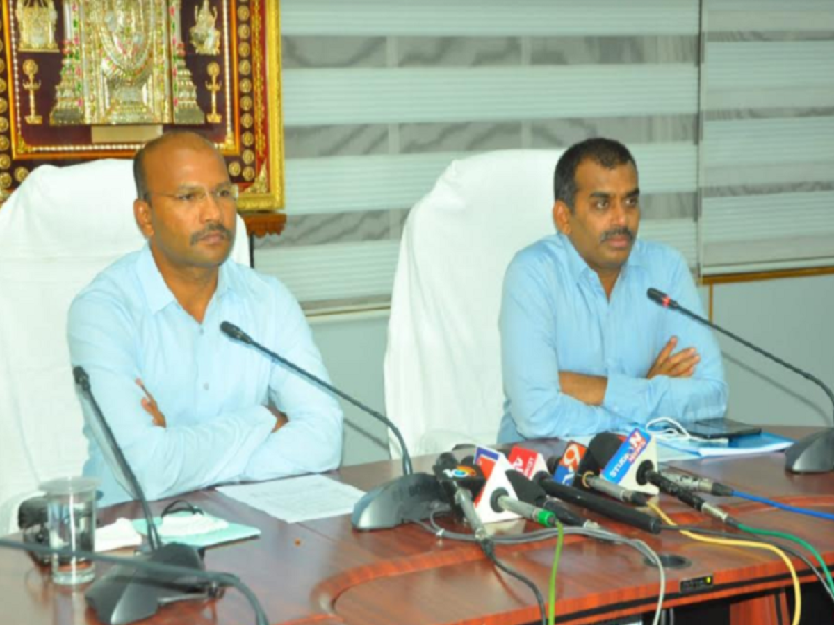 Tirupati Sp And Ttd Cvso Review Security Arrangements For Tirumala Brahmotsavams Vijayawada News Times Of India