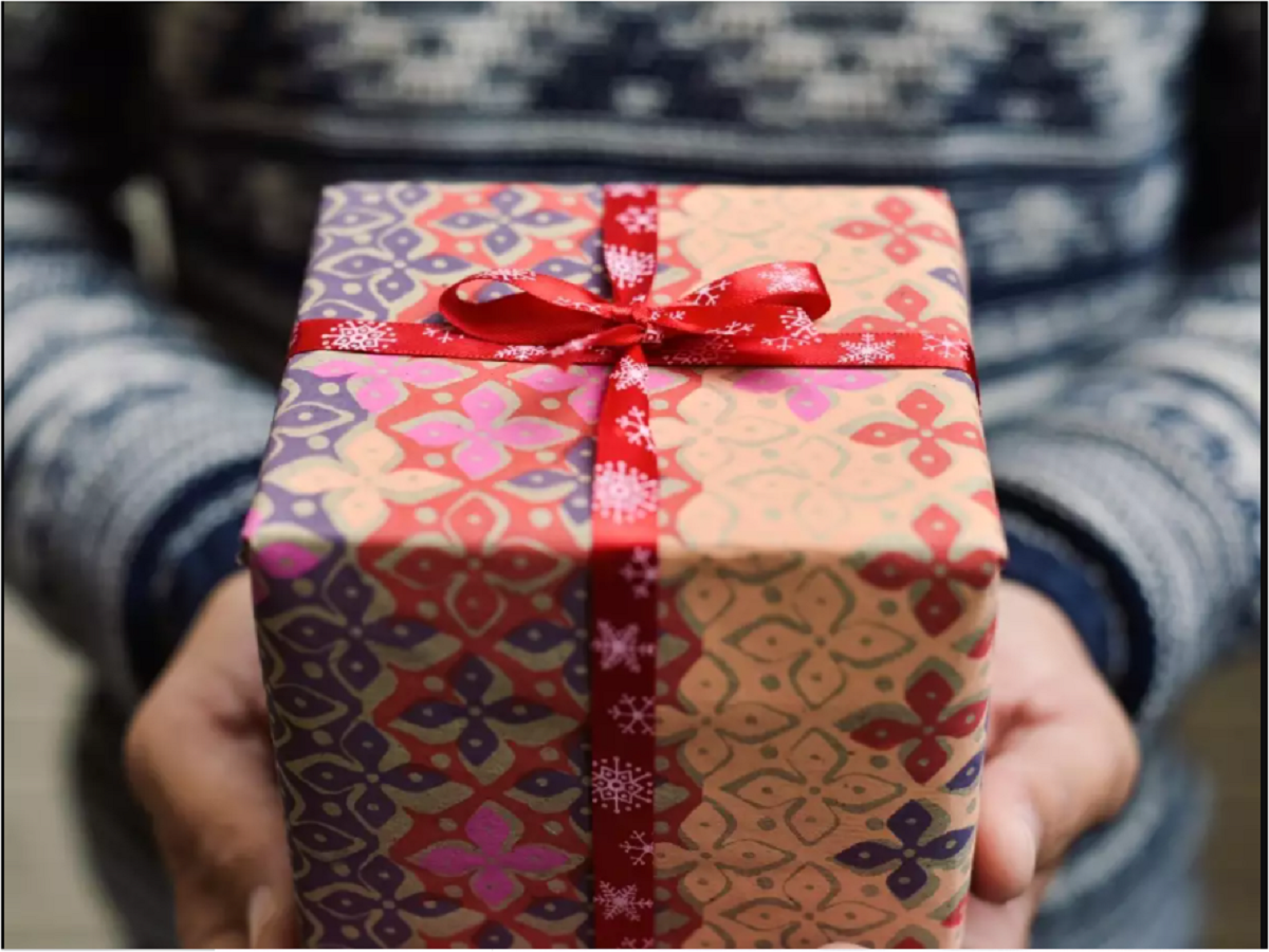 New Year Gifts: Coolest personalized gift options that you can go for -  Times of India