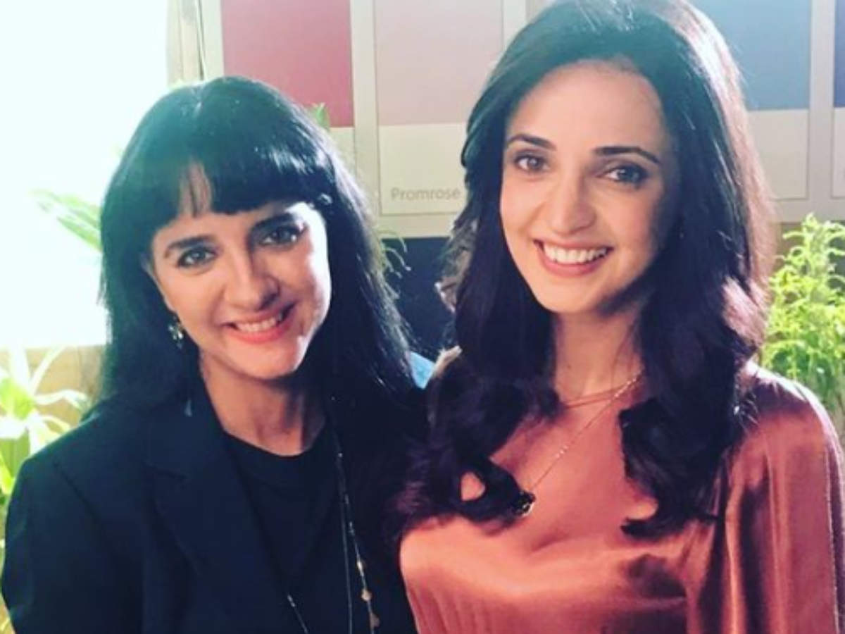 Sanaya Irani and Shruti Seth reunite after 15 long years; share their  happiness with a pretty picture - Times of India