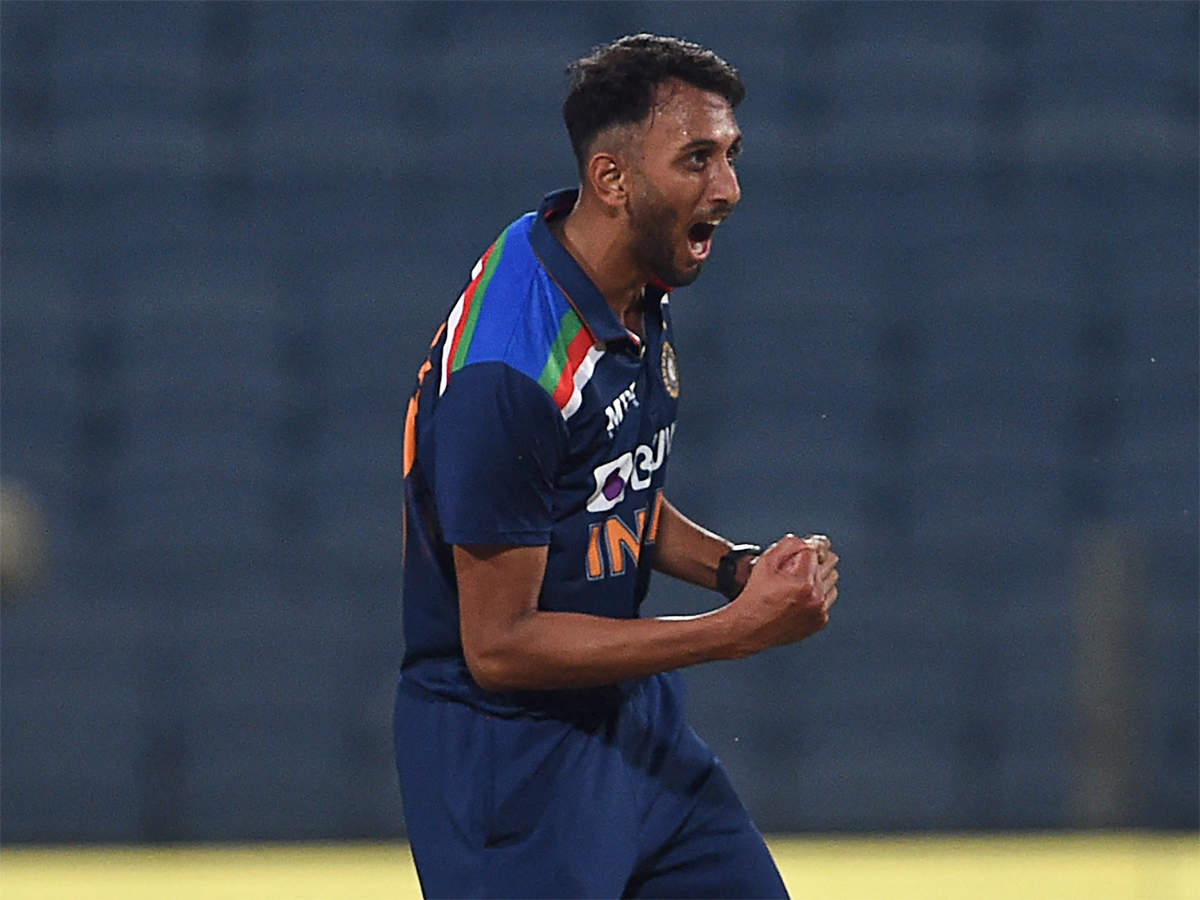 Wicket no. 4⃣ for #TeamIndia as Prasidh Krishna strikes 💪 Darren