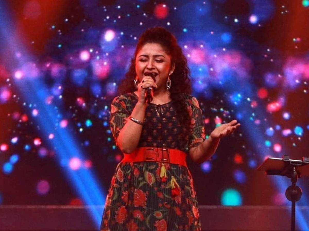 Sa Re Ga Ma Pa Contestant Jyoti Sharma Makes A Strong Comeback Wins Golden Guitar Times Of India