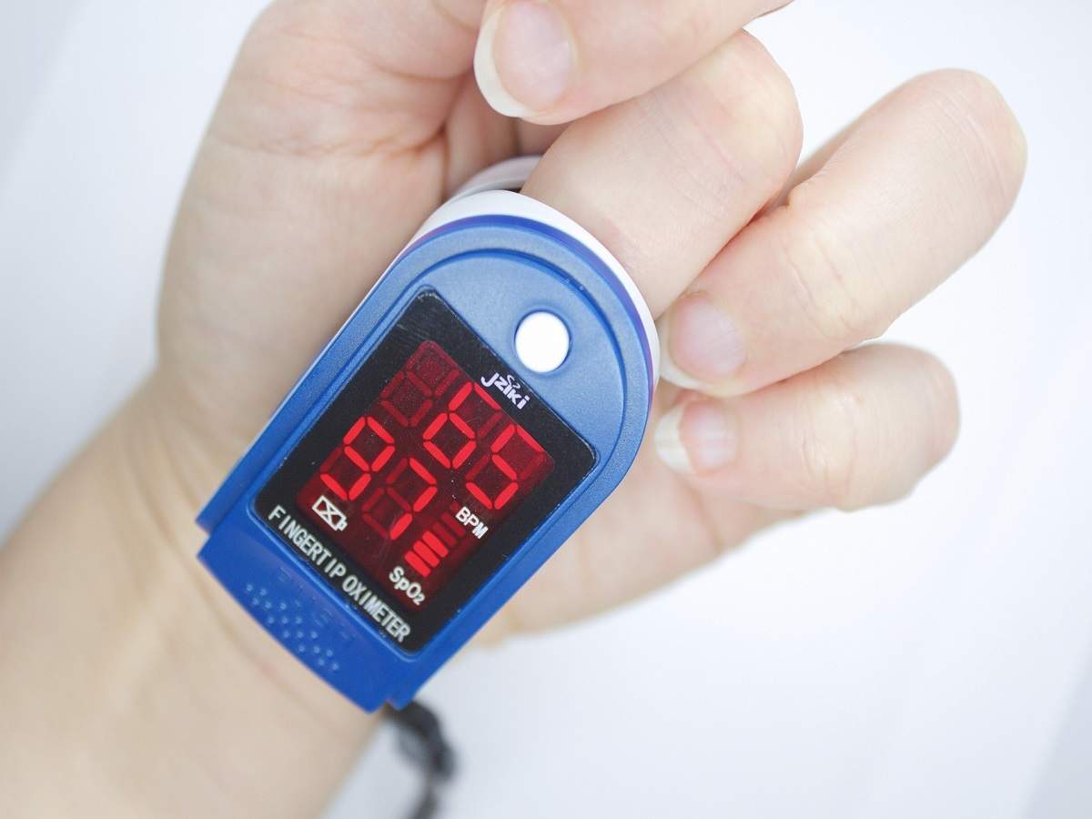 berømmelse politi konstruktion Pulse Oximeter: How to use a Pulse Oximeter? A Step-by-Step guide | - Times  of India