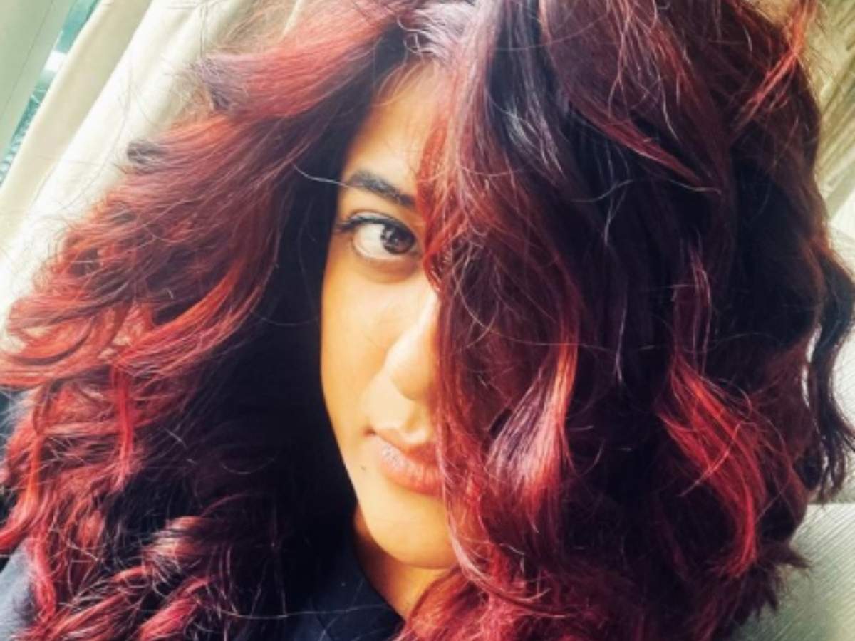 Tahira Kashyap goes bold with fiery red hair | Hindi Movie News - Times of  India