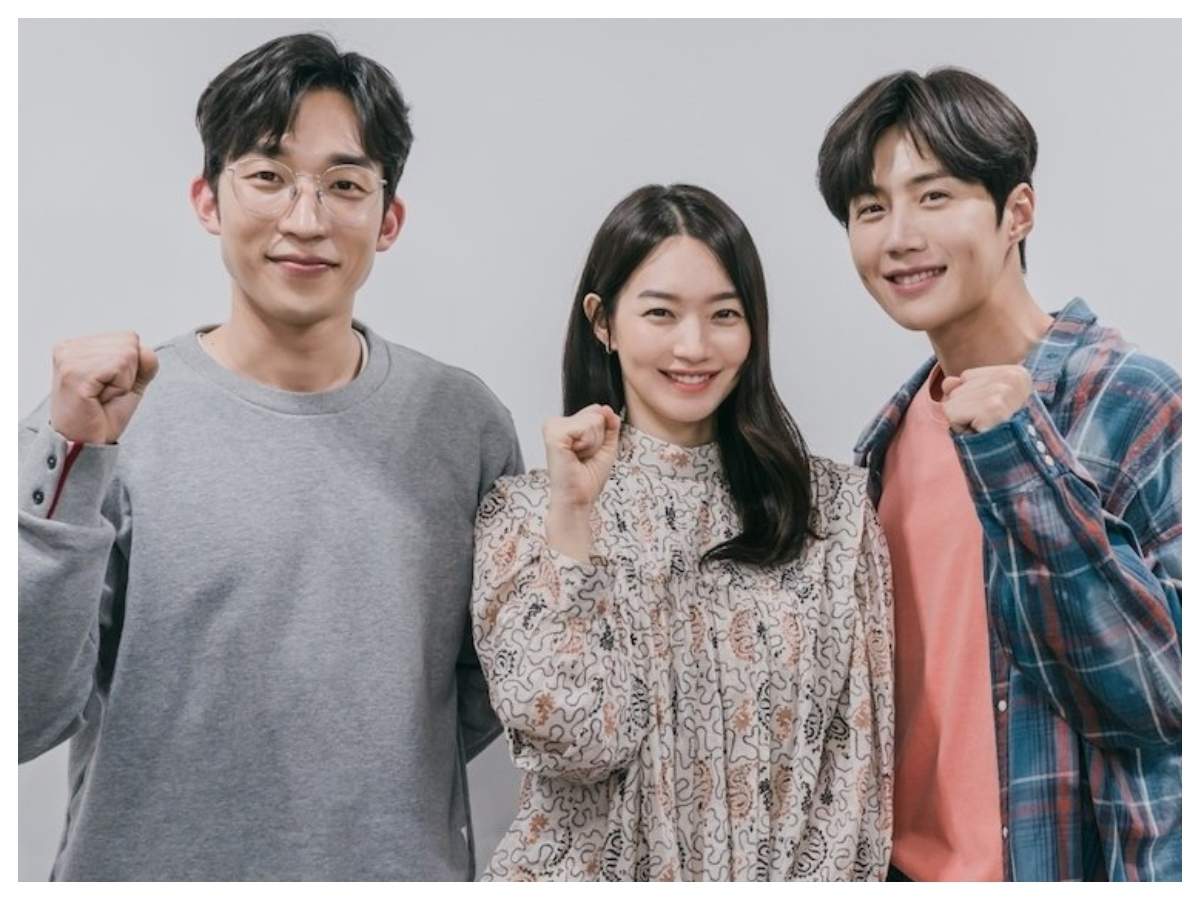 Shin Min Ah, Kim Seon Ho and Lee Sang Yi come together for the first script  reading of 'Seashore Village ChaChaCha' - Times of India