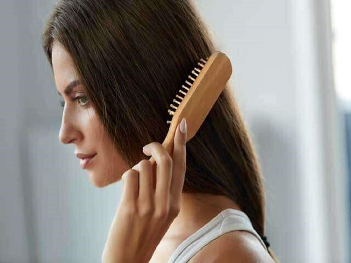 Hair loss concept Comb with fallen hair 5597432 Vector Art at Vecteezy