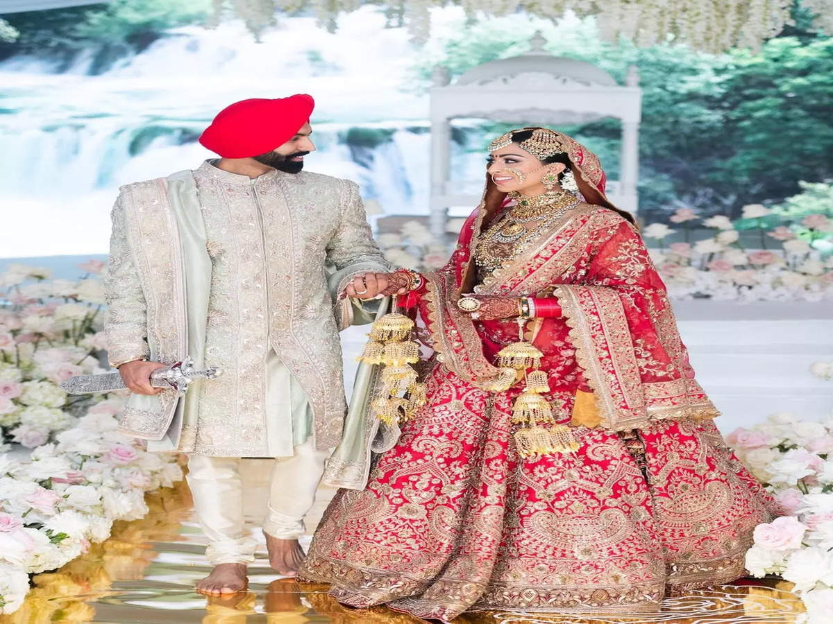 Parmish Verma and Geet Grewal wedding pics: The couple look royal ...