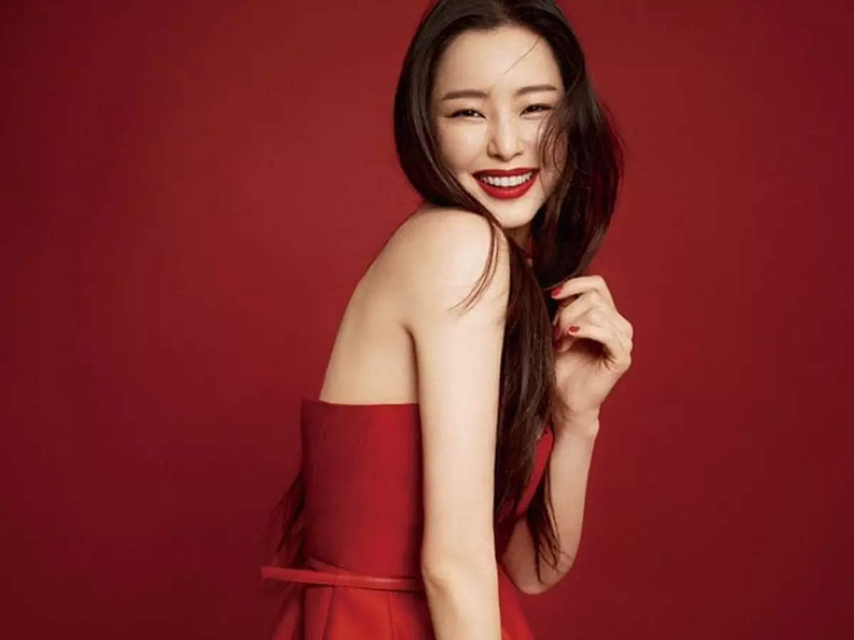 Honey Lee Wedding: Actress Honey Lee ties the knot with non-celebrity beau  in a private wedding | - Times of India