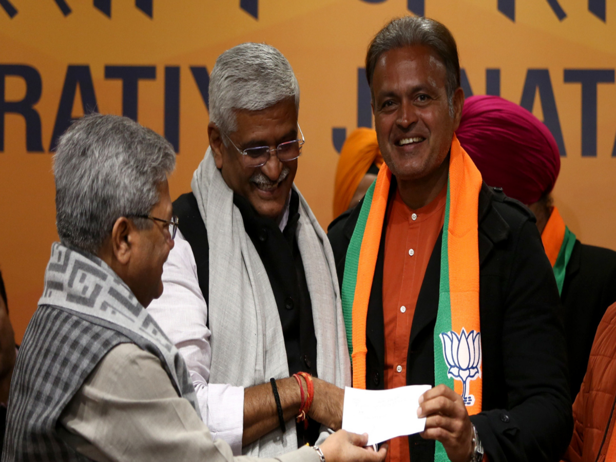 Punjab: Ex-India cricketer Dinesh Mongia, 2 sitting Congress MLAs join BJP | India News - Times of India