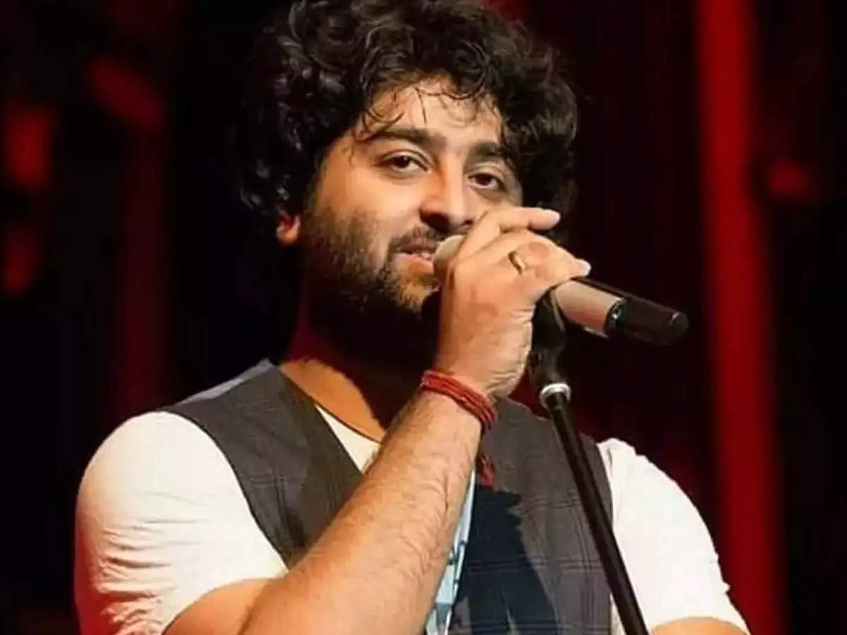 Arijit Singh returns a favour after 10 years; read details | Hindi Movie  News - Times of India