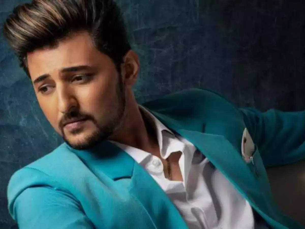Darshan Raval opens up on his love for the colour blue and his ...