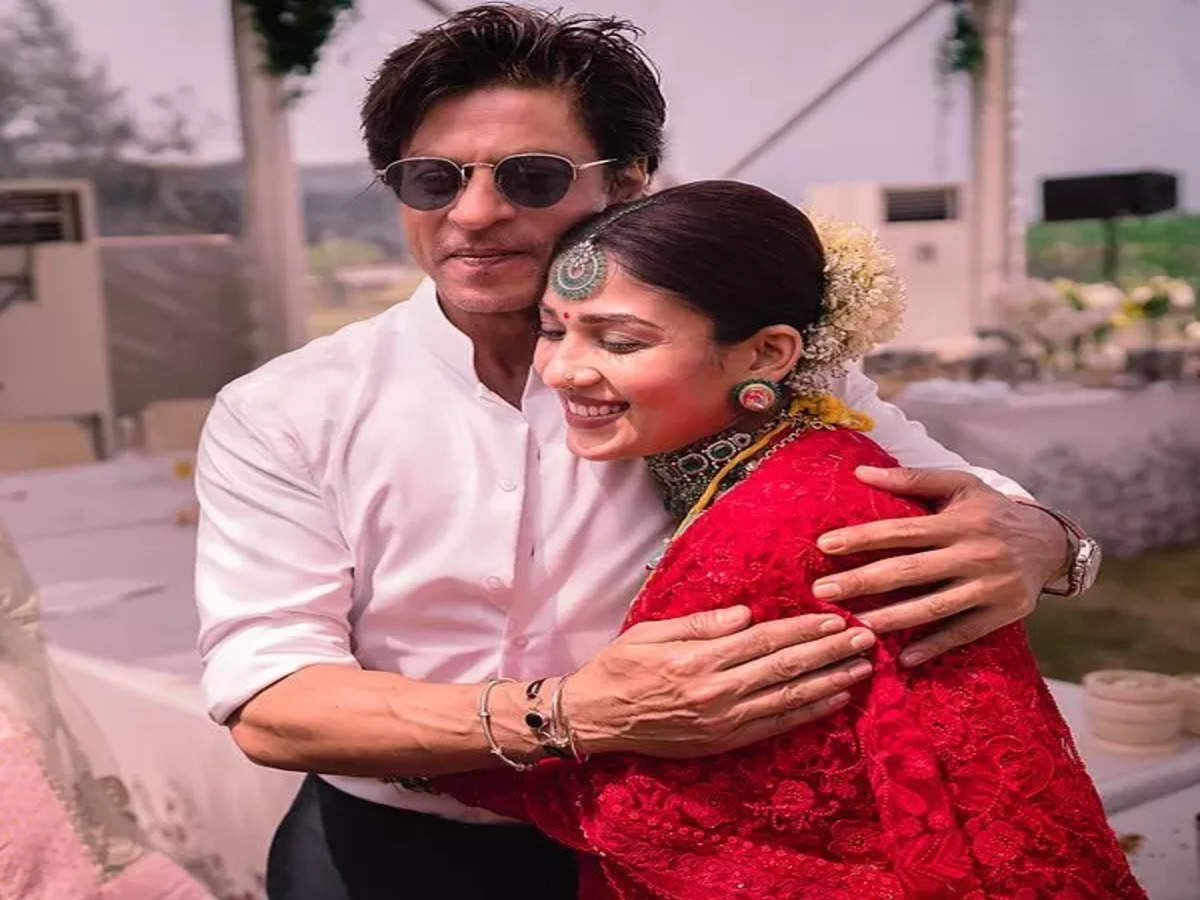 Shah Rukh Khan looks uber stylish as he hugs his 'Jawan' co-star Nayanthara  on her wedding day – more photos inside | Hindi Movie News - Times of India