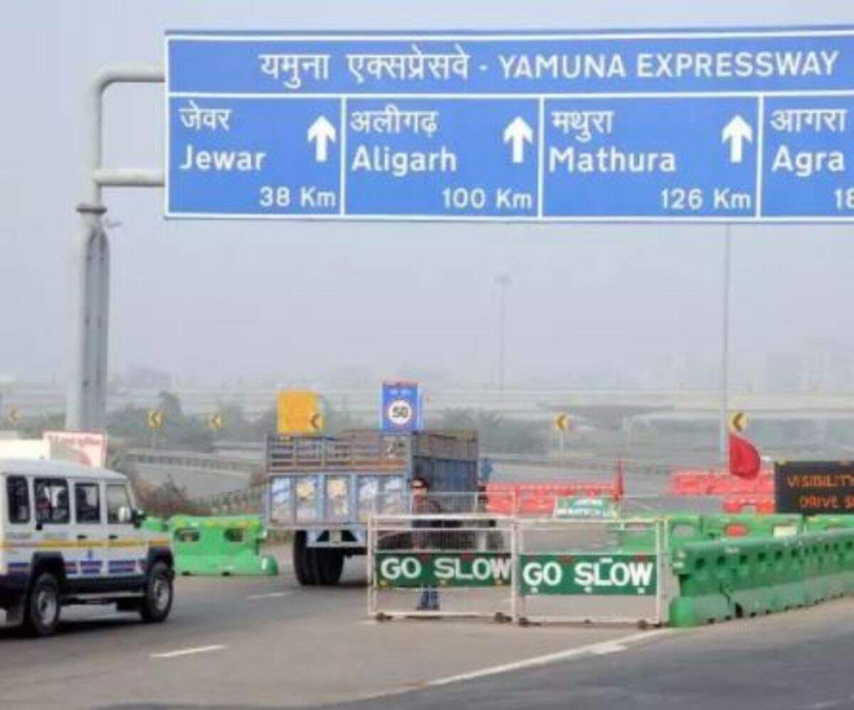 Led Lights Yamuna Expressway To Soon Have Led Lights Crash