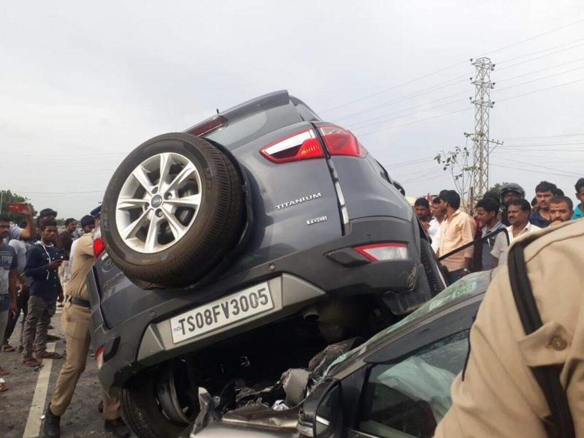 Image result for Three people were killed in a road accident in another vehicle in Telangana cctv