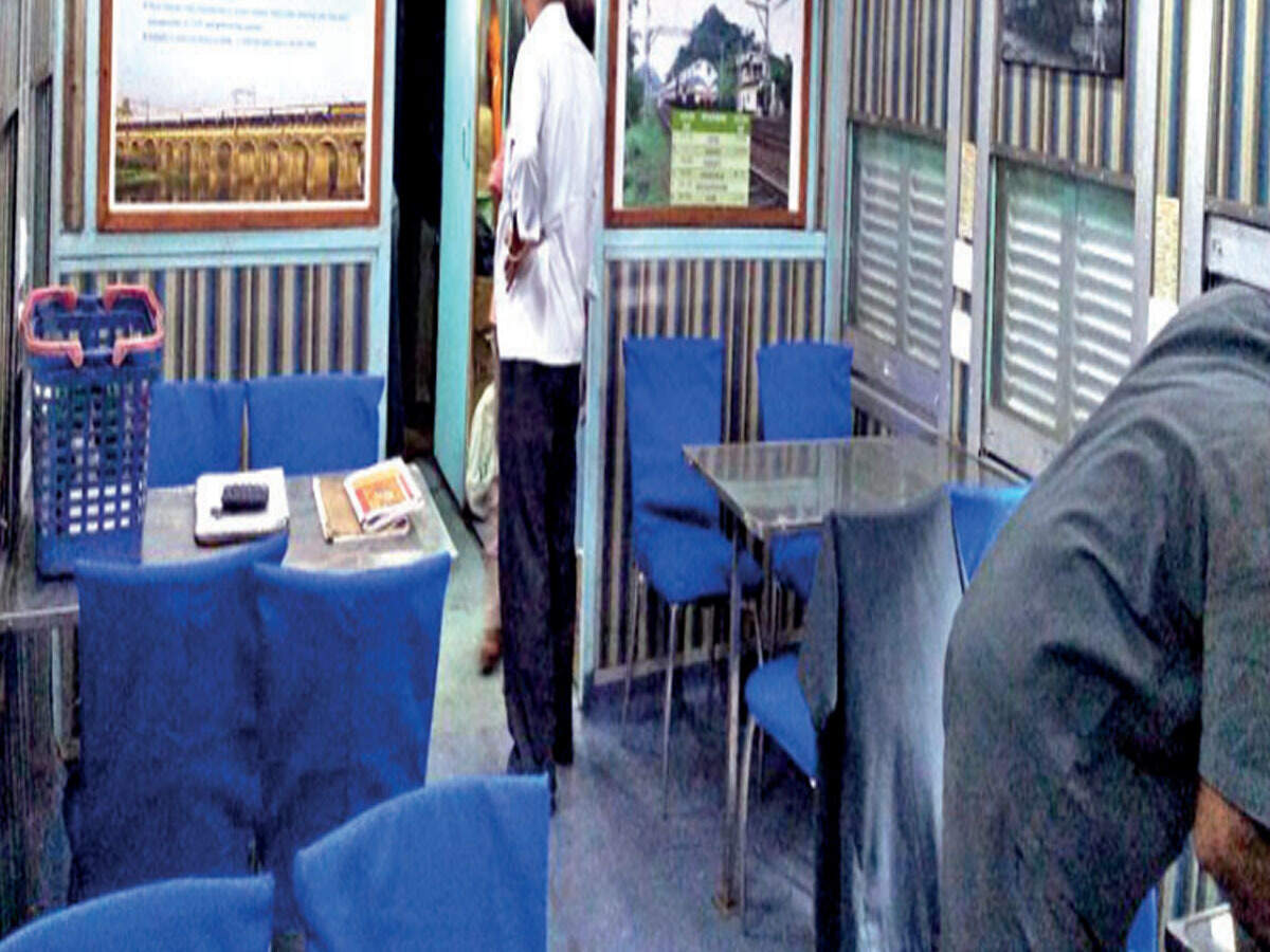 Irctc Slaps Rs 25 000 Fine On Catering Firm For Maggots In