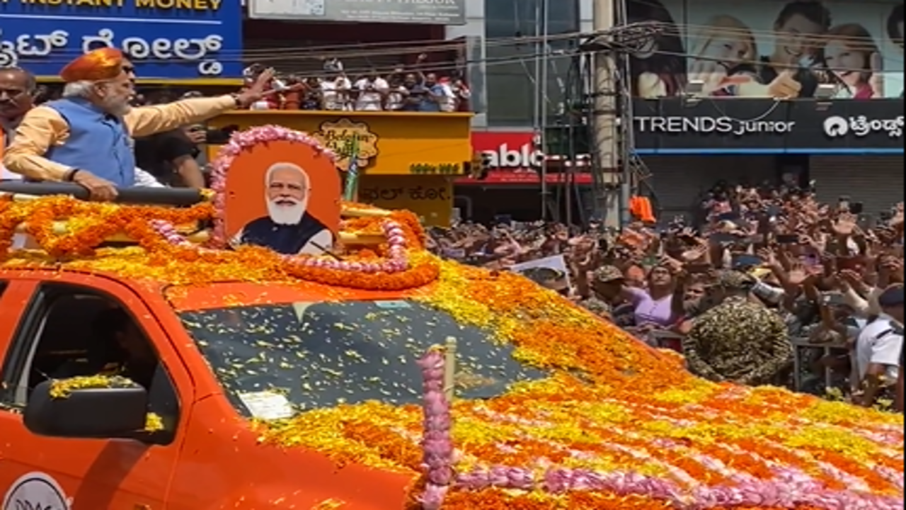 Karnataka assembly elections: PM Modi's roadshow begins in Bengaluru amid  fanfare | Karnataka Election News - Times of India