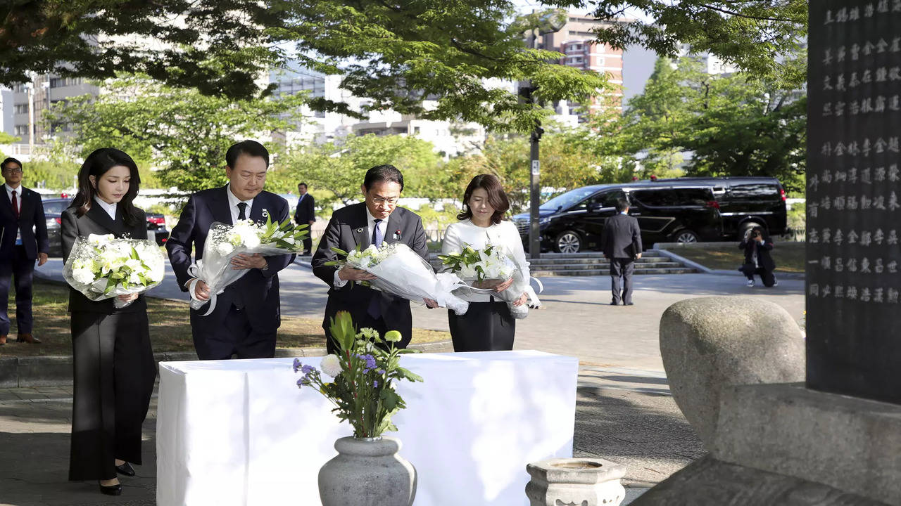 Japan Japan, South Korea leaders pray at memorial for Korean atomic bomb victims in Hiroshima