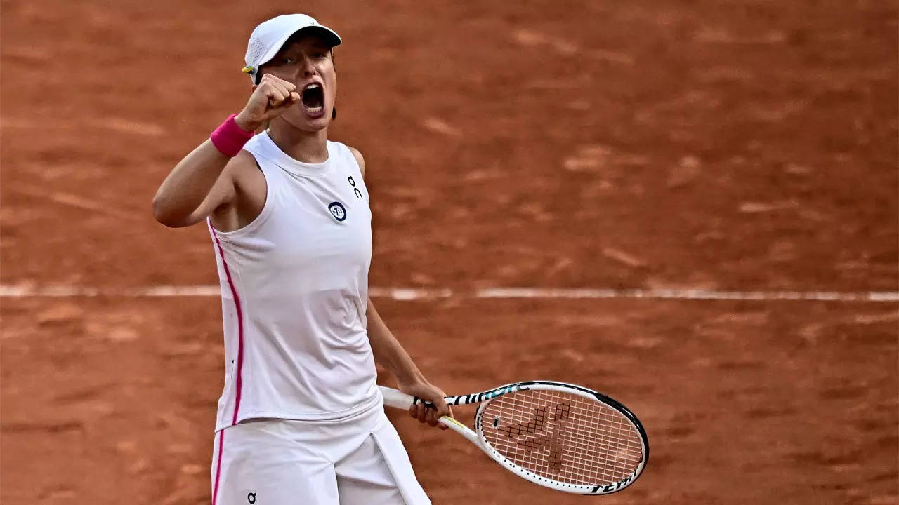 Iga Swiatek sets up Karolina Muchova showdown for French Open crown Tennis News
