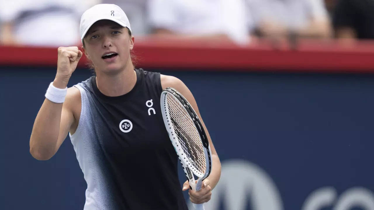 Montreal Open Iga Swiatek holds off Karolina Muchova to reach quarters Tennis News