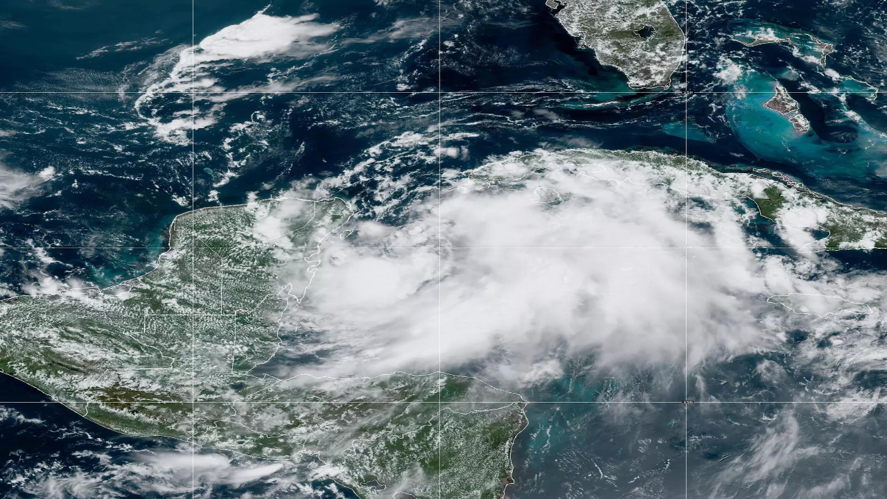 Hurricane Idalia strengthens into a category 2 storm with 100 mph