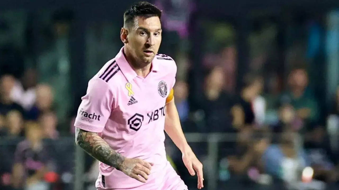 Messi plays entire game for Inter Miami in a 1-0 loss as Charlotte