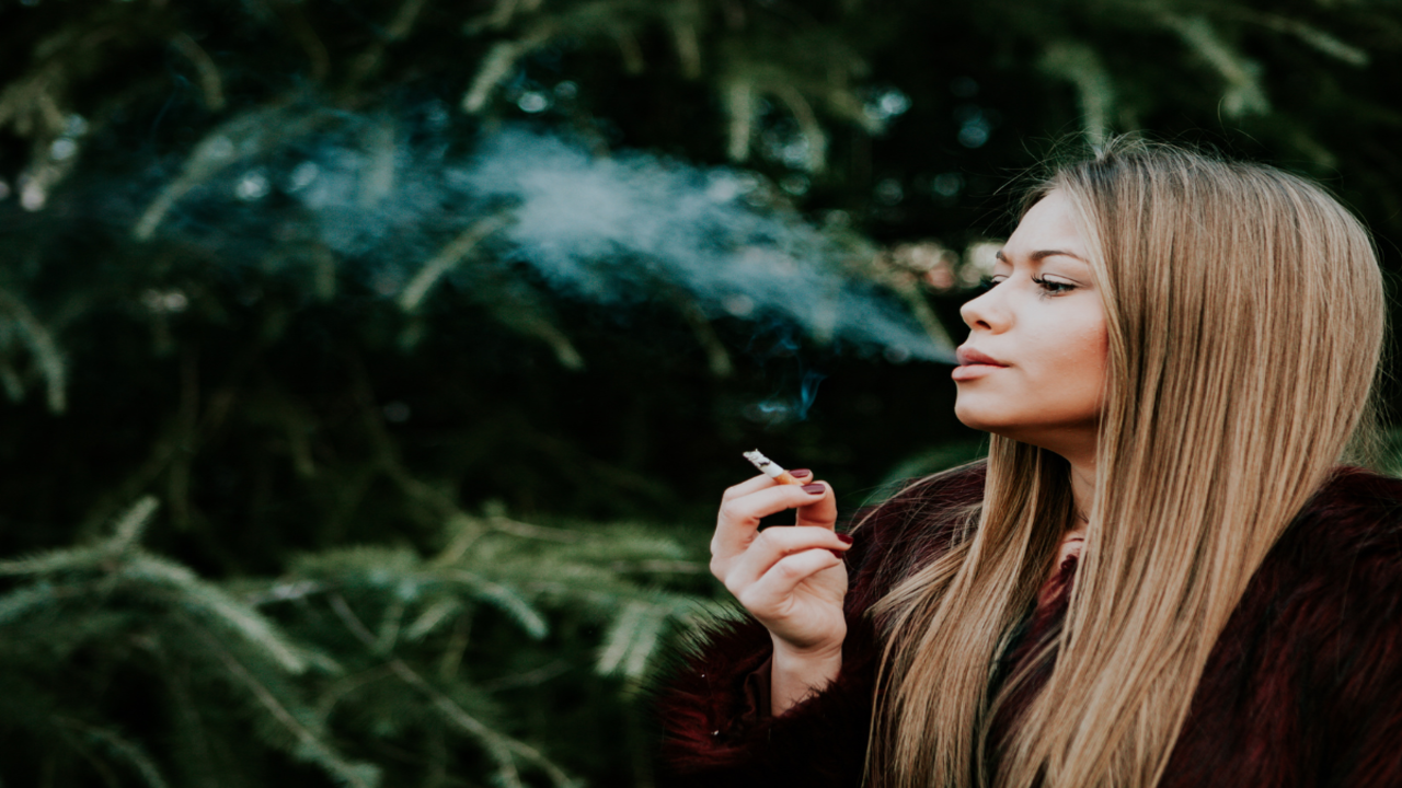 cigarette smell no one smoking Feature] Smokers ditch smells but not habit
