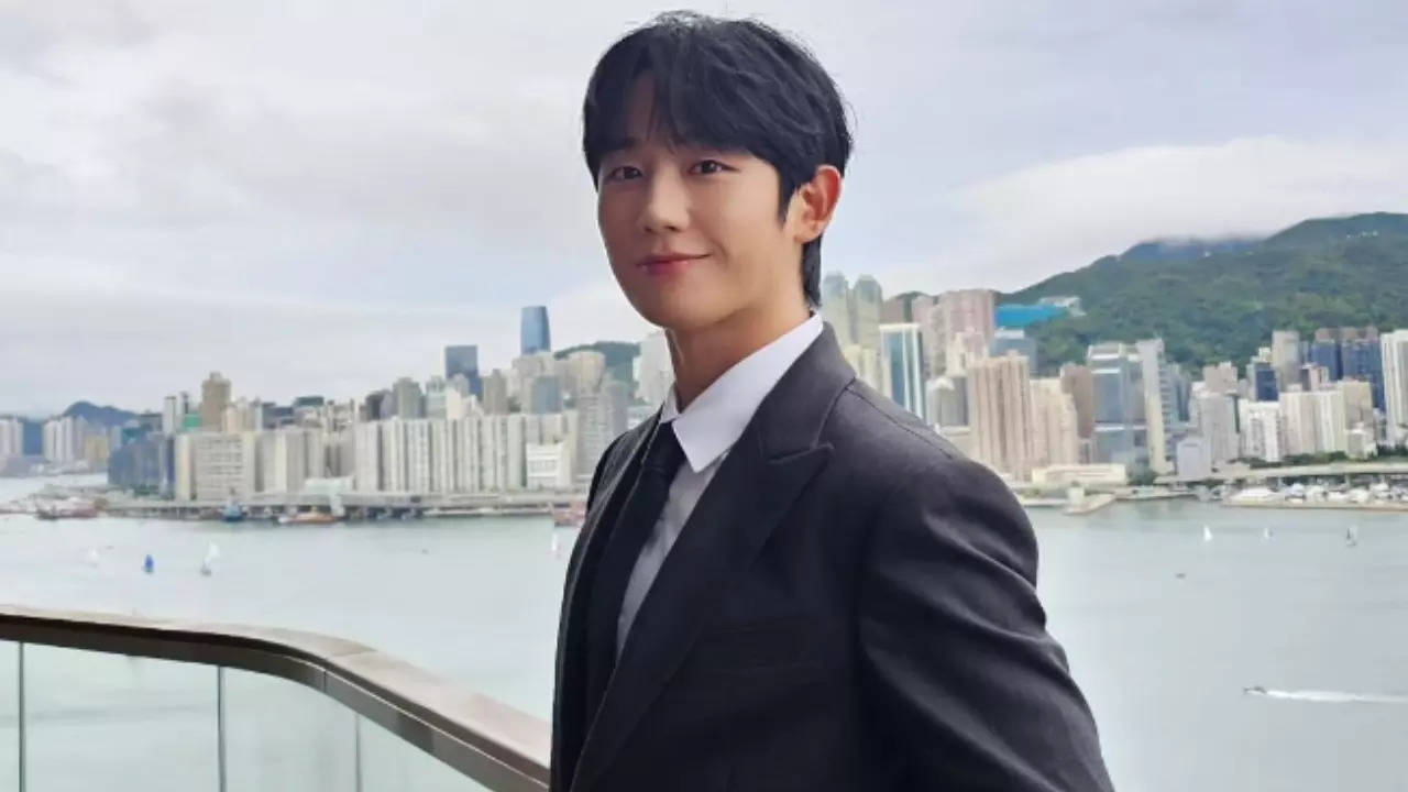 Hometown Cha Cha Cha makers offer Jung Hae In a romantic comedy