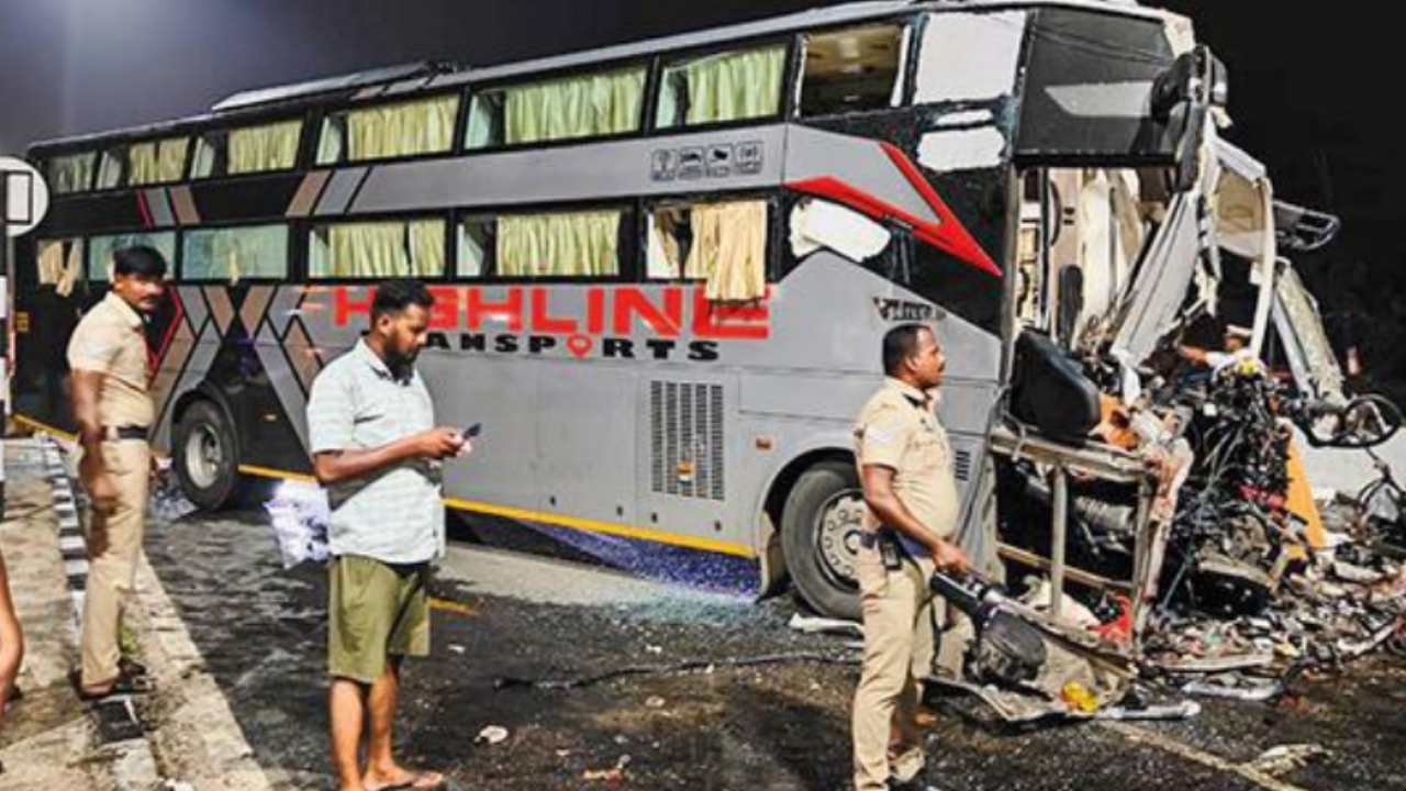 Six die, more than 60 injured as buses collide head on near Vaniyambadi |  Chennai News - Times of India