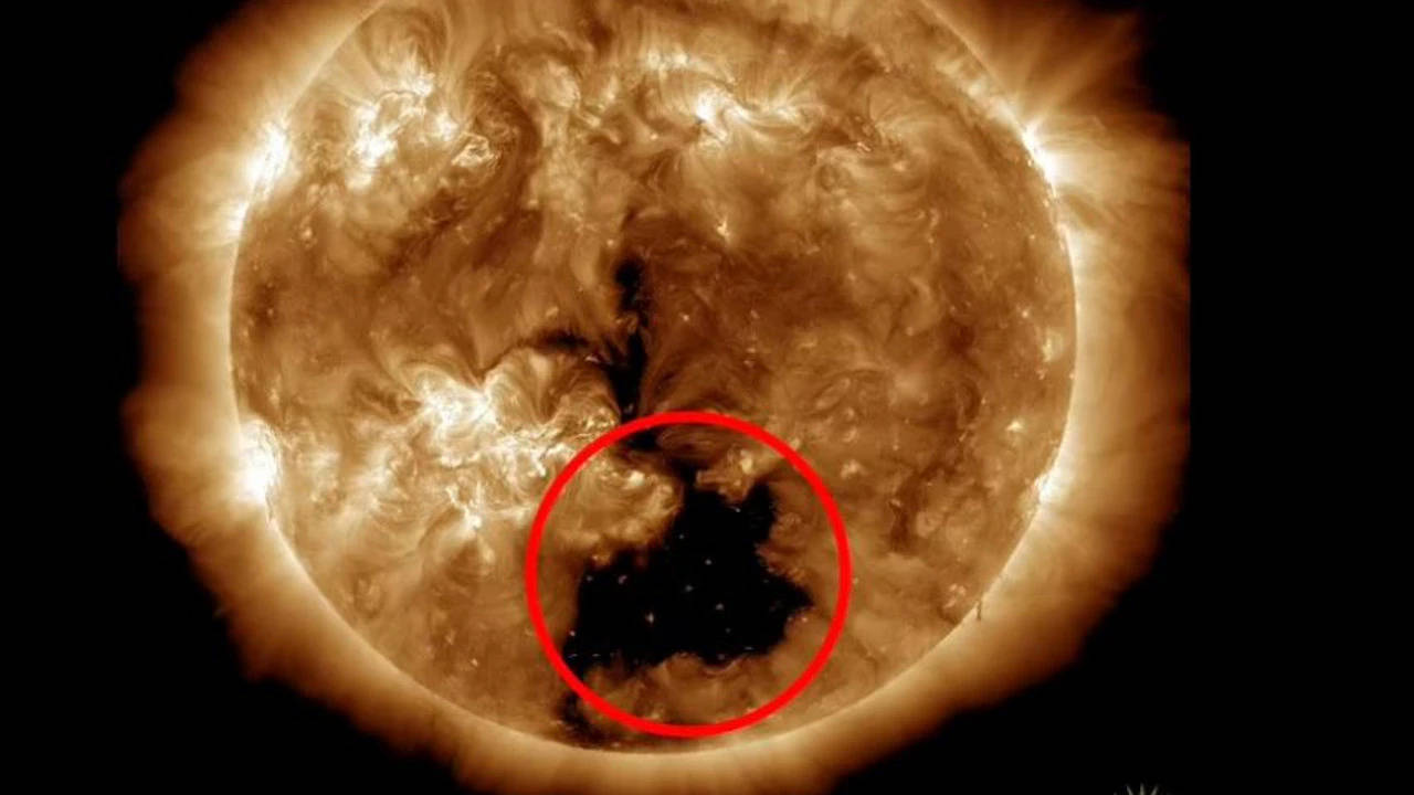 Sun: Earth faces epic battle as gigantic 'hole' in the sun threatens  unprecedented solar blast - Times of India