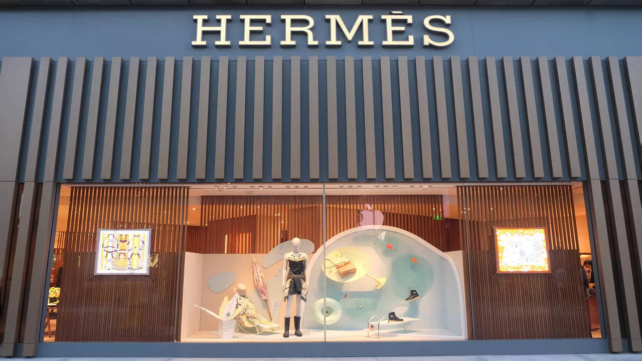 Who owns discount hermès now