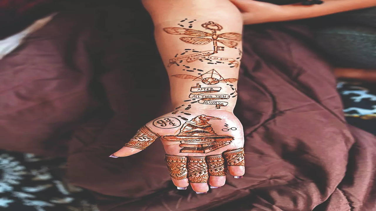 mehendi #mehndi #hennastrokes #sandiego #LAcounty #SoCalHenna #hennadesign  #miramesa #mehndipart… | Simple henna tattoo, Henna designs feet, Henna  inspired tattoos