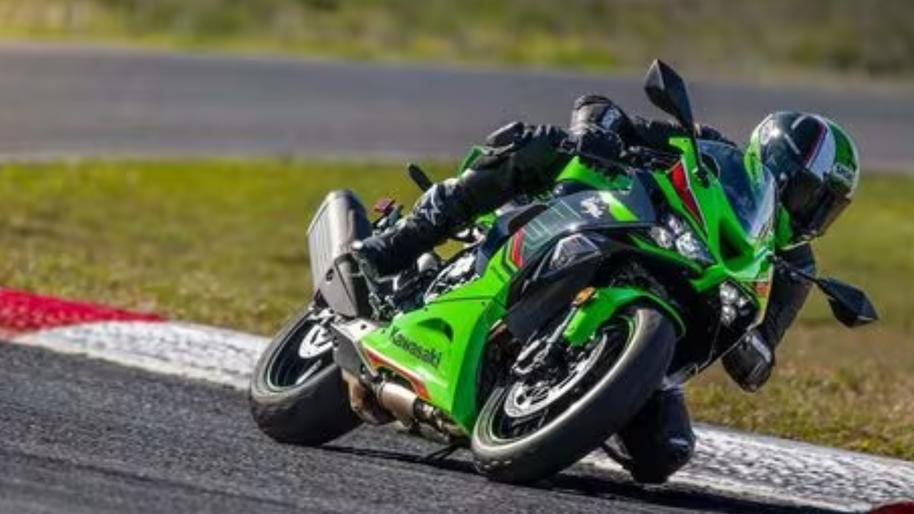 2024 Kawasaki Ninja ZX-6R launched in India at Rs 11.9 lakh: Gets 