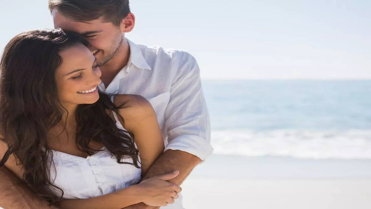 5 zodiac signs that are submissive in relationships | The Times of India