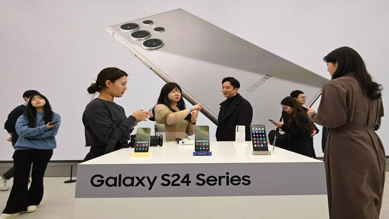 Leaks reveal Galaxy S24 preorder gifts, reduced prices, and better