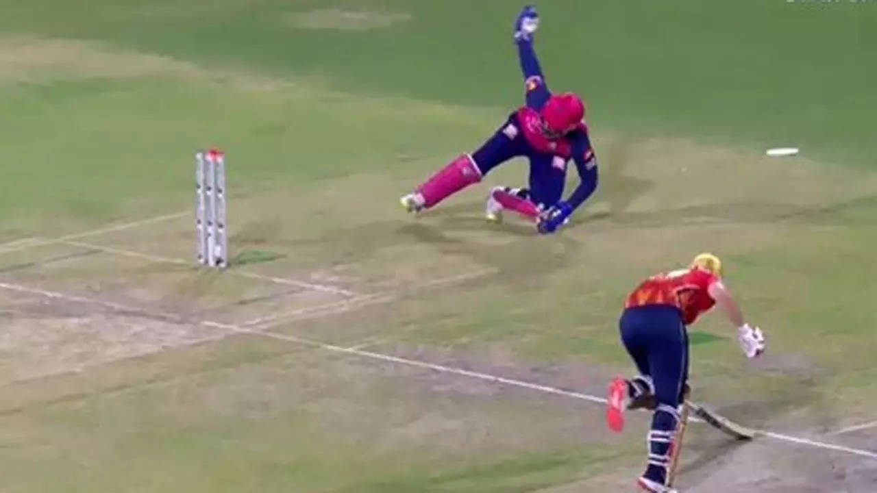 Samson's Dhoni-esque Run-Out Stuns Livingstone in IPL Thriller