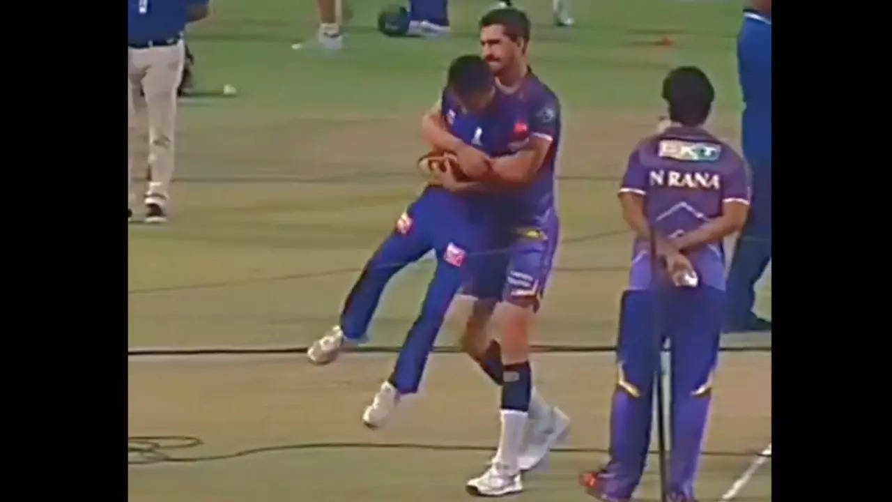 Starc and Chahal's Light-Hearted Moment Steals the Show Before KKR vs RR Clash