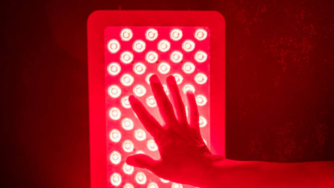 How Red Light Therapy Works to Speed Up Muscle ‍Repair