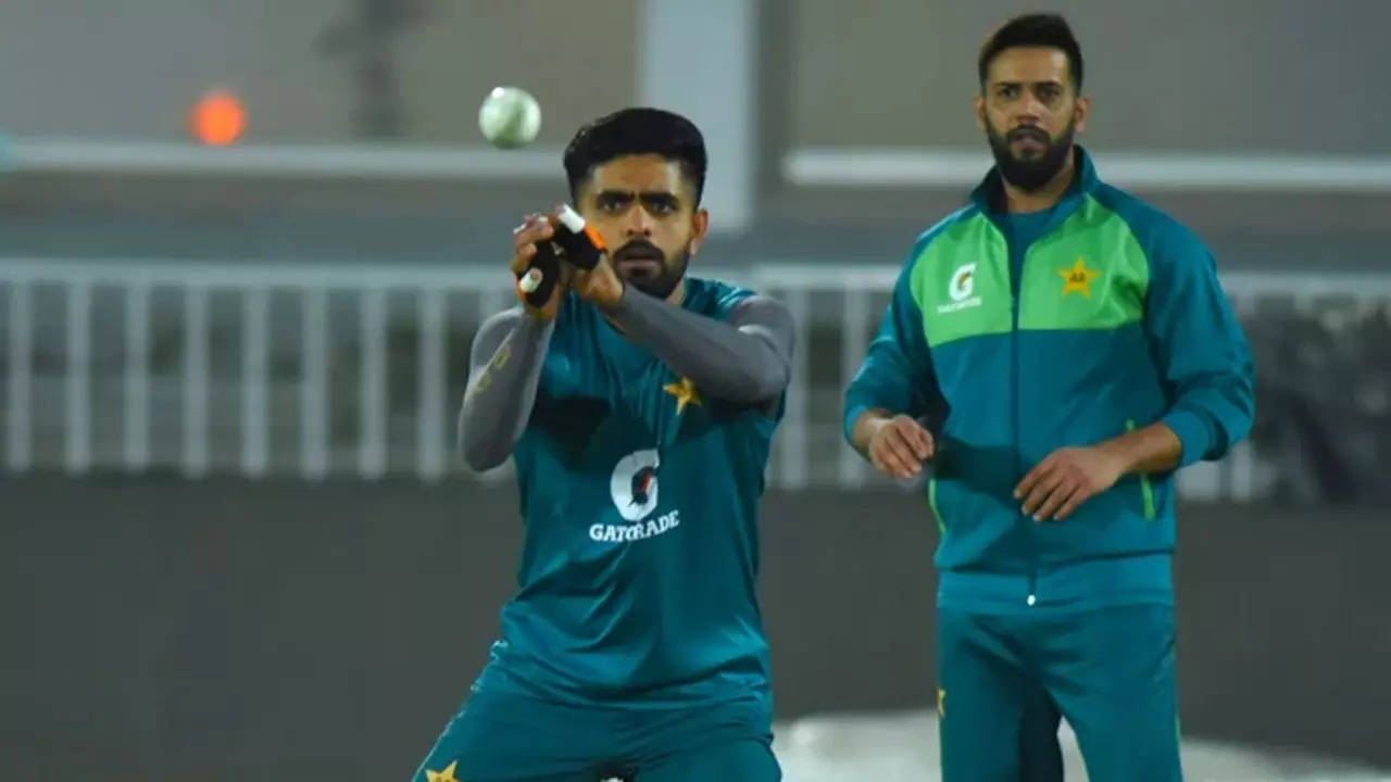 Pakistan Captain Babar Azam, Allrounder Imad Wasim Involved in Heated Confrontation