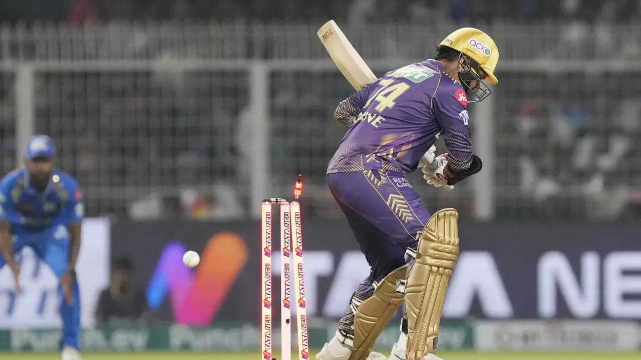 Bumrah's Inswinging Yorker Stuns Narine, Leaves KKR Opener Dumbfounded