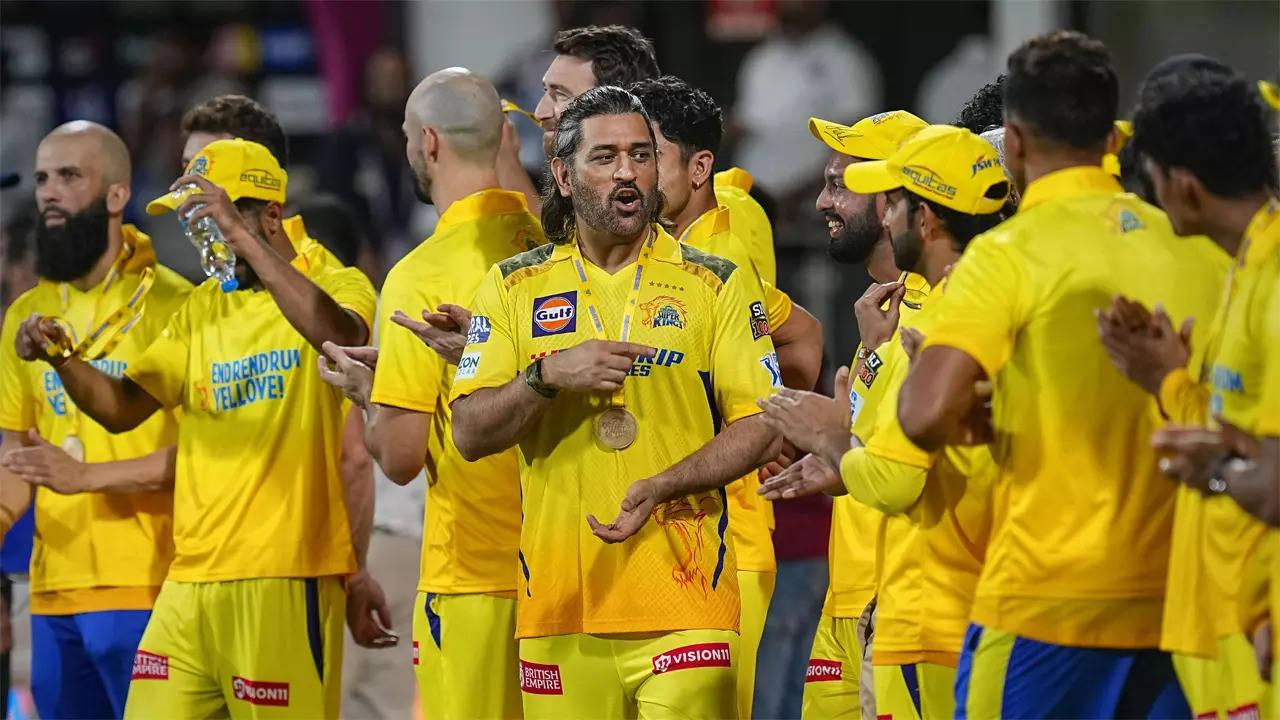 CSK Favored in IPL Clash Against RCB, Dhoni's Presence Looms Large