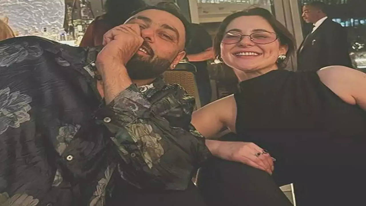 Badshah Relationship: Body language expert decodes Badshah and Hania Amir  friendship