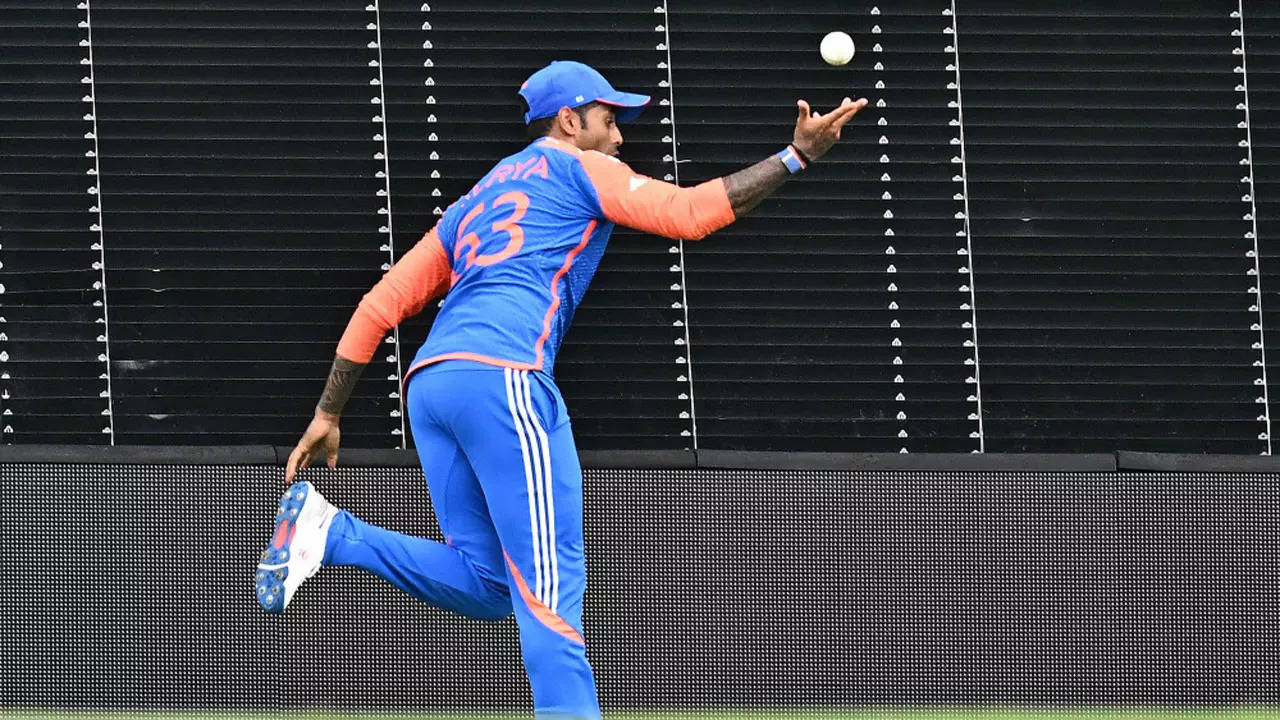 Rohit Paudel Emulates Suryakumar Yadav's Iconic T20 World Cup Catch